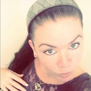 Meet your Posher, Liana